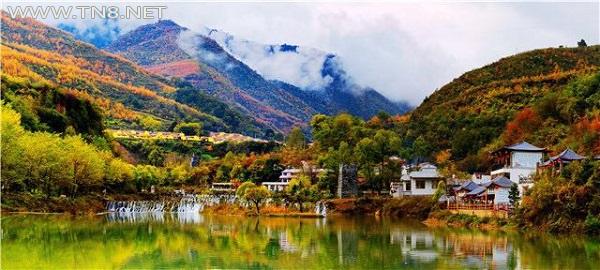 甘肃秋季旅游：秋风轻抚，陇南官鹅沟你不可错过