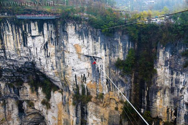 武隆天坑跑钢丝赛场